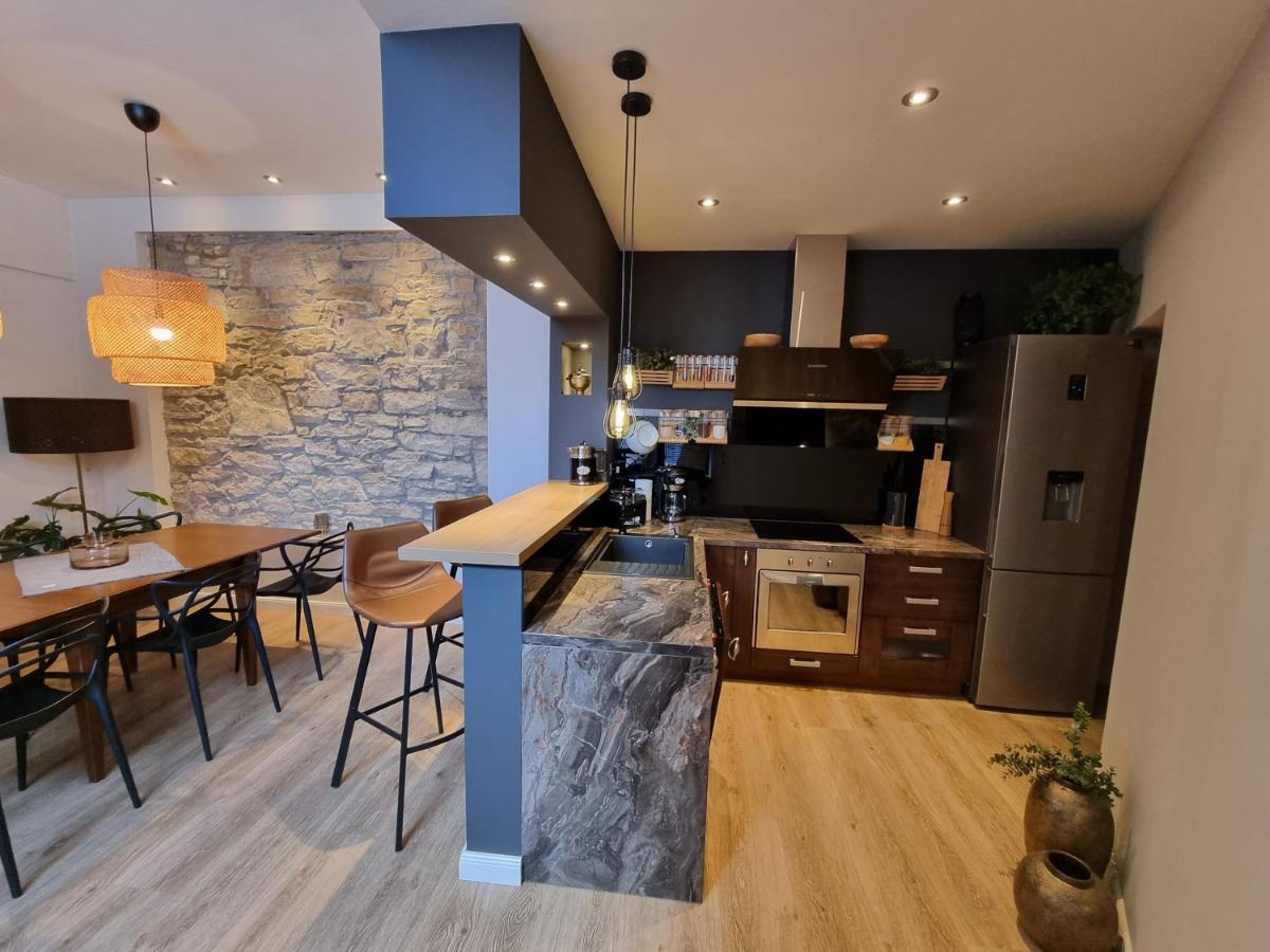 Arena Design Apartments With Free Private Parking And With A Terrace Pula Exterior photo