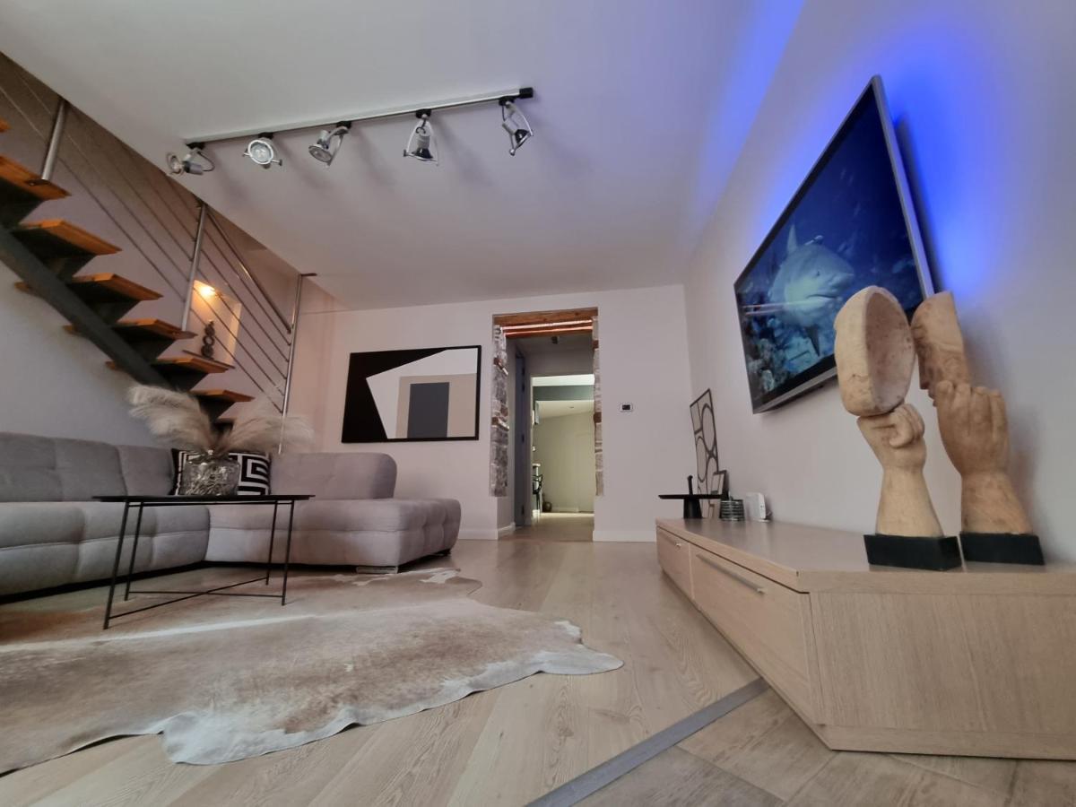 Arena Design Apartments With Free Private Parking And With A Terrace Pula Exterior photo